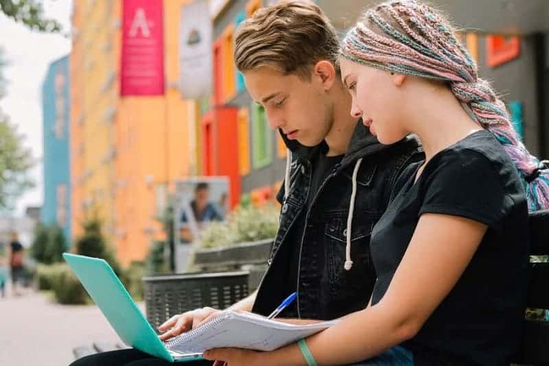 Top 5 phần mềm học tiếng Đức miễn phí - Công cụ hữu ích cho người bận rộn 1 loi-ich-cua-cac-phan-mem-hoc-tieng-duc