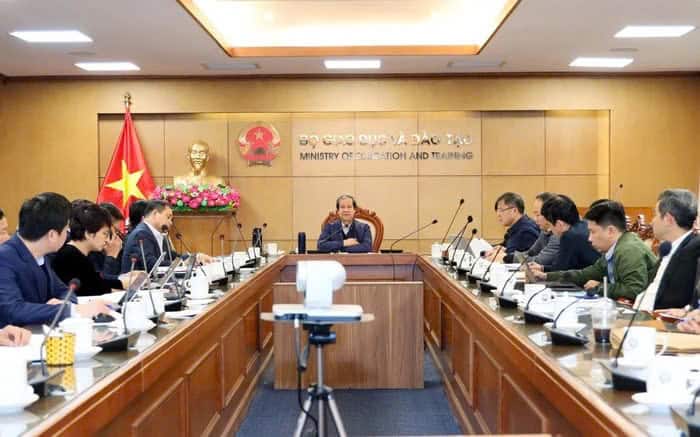 Giải đáp thắc mắc về kỳ thi tốt nghiệp và xét tuyển đại học năm 2025 1 thong-tin-ve-ky-thi-tot-nghiep-thpt-2025