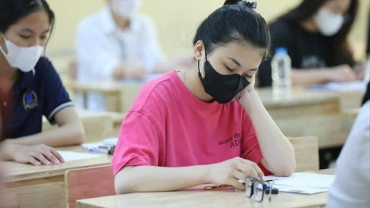 Cách đăng ký thi tốt nghiệp THPT 2025 cho thí sinh tự do: Đừng bỏ lỡ! 2 thi-sinh-tu-do-thi-tot-nghiep-thpt-theo-de-cu-hay-de-moi