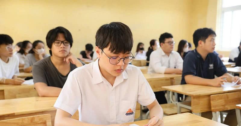 Thời hạn nộp hồ sơ xét tuyển thẳng năm 2025: Thông tin quan trọng cho sĩ tử 2k7 1 ai-du-dieu-kien-xet-tuyen-thang-nam-2025