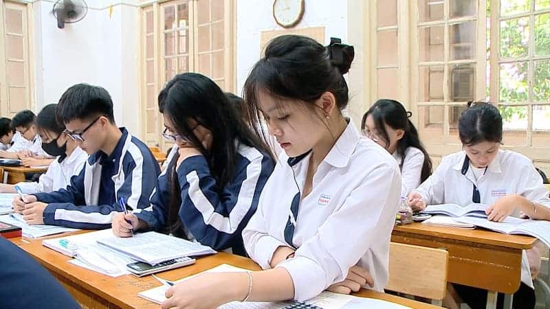 Thi tốt nghiệp THPT 2025: Bí kíp bình tĩnh trong phòng thi 8 ap-luc-tu-ky-thi-tot-nghiep-thpt-2025