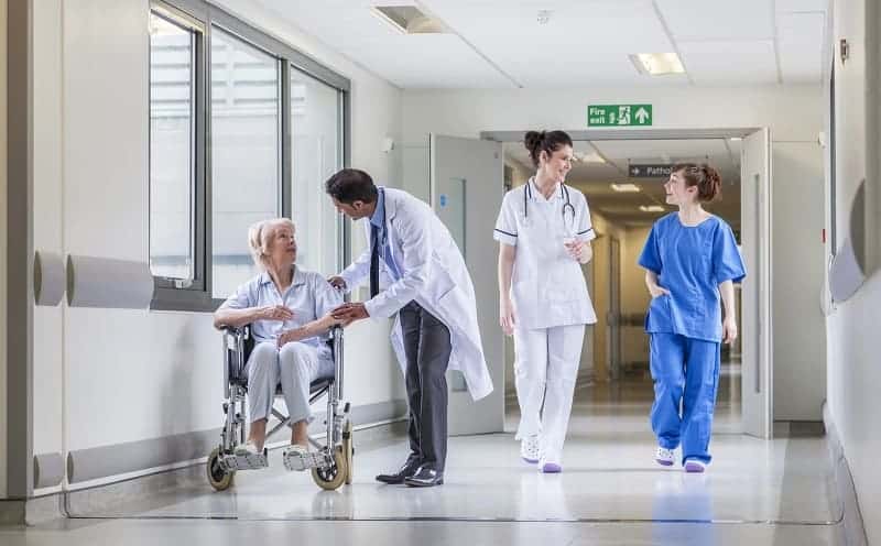 Học nghề điều dưỡng tại Đức - Cơ hội định cư sau 3 năm làm việc 3 co-hoi-dinh-cu-khi-hoc-nghe-dieu-duong-tai-duc