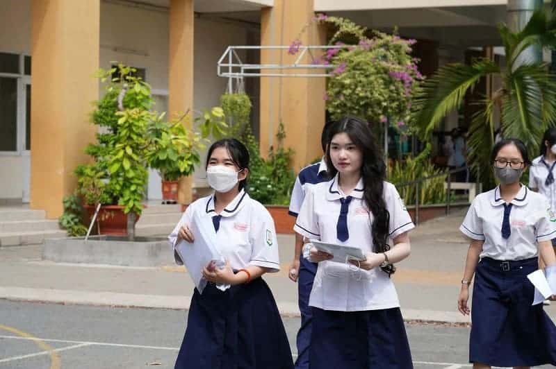 Những thói quen nhỏ giúp vượt qua kỳ thi tốt nghiệp THPT 2025 dễ dàng 7 ky-thi-tot-nghiep-thpt-2025-cot-moc-quan-trong-voi-2k7