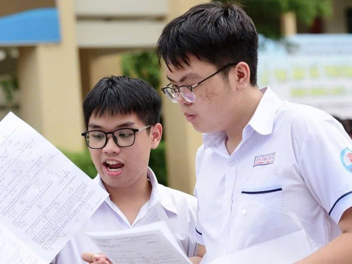 Thời gian nộp lệ phí đăng ký nguyện vọng xét tuyển đại học năm 2025 3 luu-y-quan-trong-danh-cho-cac-ban-si-tu-2k7