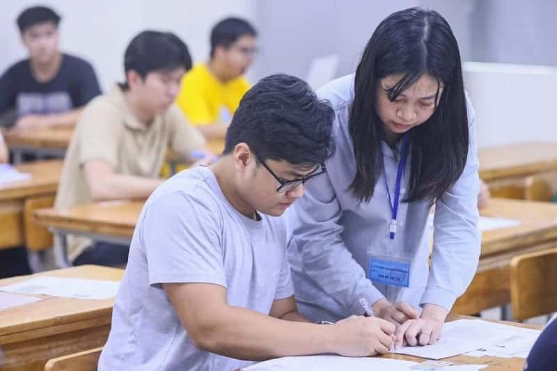 Tăng tỷ lệ tính điểm học bạ lên 50% trong kỳ thi tốt nghiệp THPT 2025 3 nam-2025-tang-ty-le-tinh-diem-hoc-ba-len-50%