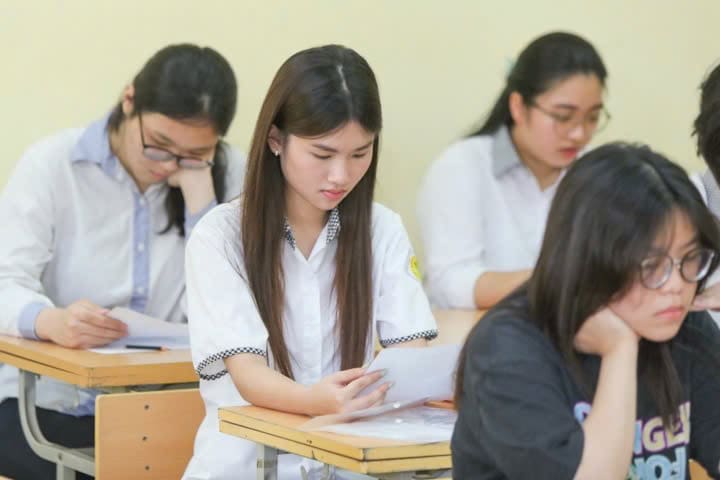 Hướng dẫn đăng ký nguyện vọng & nộp lệ phí xét tuyển đại học năm 2025 3 nhung-luu-y-quan-trong-danh-cho-si-tu-2k7