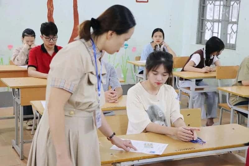 Bí quyết thi tốt nghiệp THPT 2025 môn Ngữ văn: 5 nguyên tắc cần ghi nhớ 2 5-nguyen-tac-can-ghi-nho-khi-lam-bai-thi-mon-ngu-van