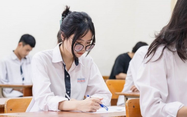 Đáp án thi tốt nghiệp THPT môn Toán năm 2025 - Giải mã độ khó 2 dap-an-thi-tot-nghiep-thpt-mon-Toan-nam-2025