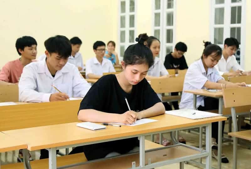 Đừng dại làm những điều này nếu muốn thi tốt nghiệp THPT 2025 suôn sẻ 2 loi-khuyen-huu-ich-danh-cho-si-tu-2k7-khi-thi-tot-nghiep
