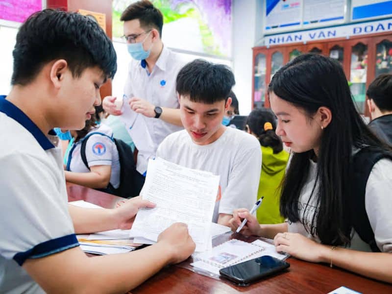 Bộ GD&ĐT công bố thời gian mở cổng đăng ký nguyện vọng đại học 2025 3 nhung-loi-pho-bien-khi-dang-ky-nguyen-vong-dai-hoc-2025