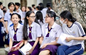 pho-diem-thi-tot-nghiep-thpt-2025-cao-hay-thap