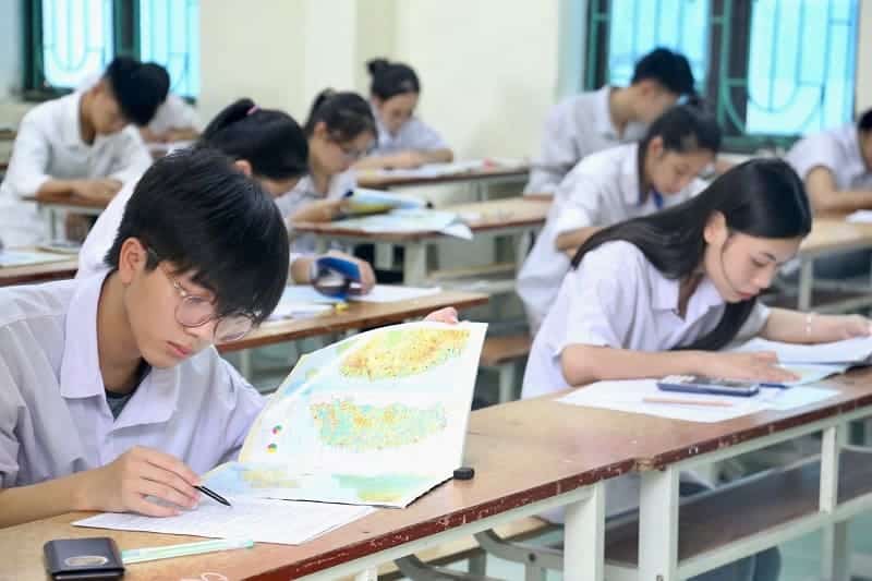 Quy chế thi tốt nghiệp THPT 2025: Không được mang Atlat vào phòng thi 1 quy-che-thi-tot-nghiep-thpt-2025-khong-duoc-mang-Atlat