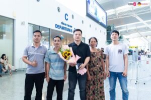 thong-bao-tuyen-sinh-chuyen-vien-nha-hang-he-2-nam