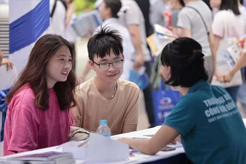 Điểm chuẩn các trường đại học năm 2025 sẽ ra sao? 2 du-doan-diem-chuan-cac-truong-dai-hoc-nam-2025