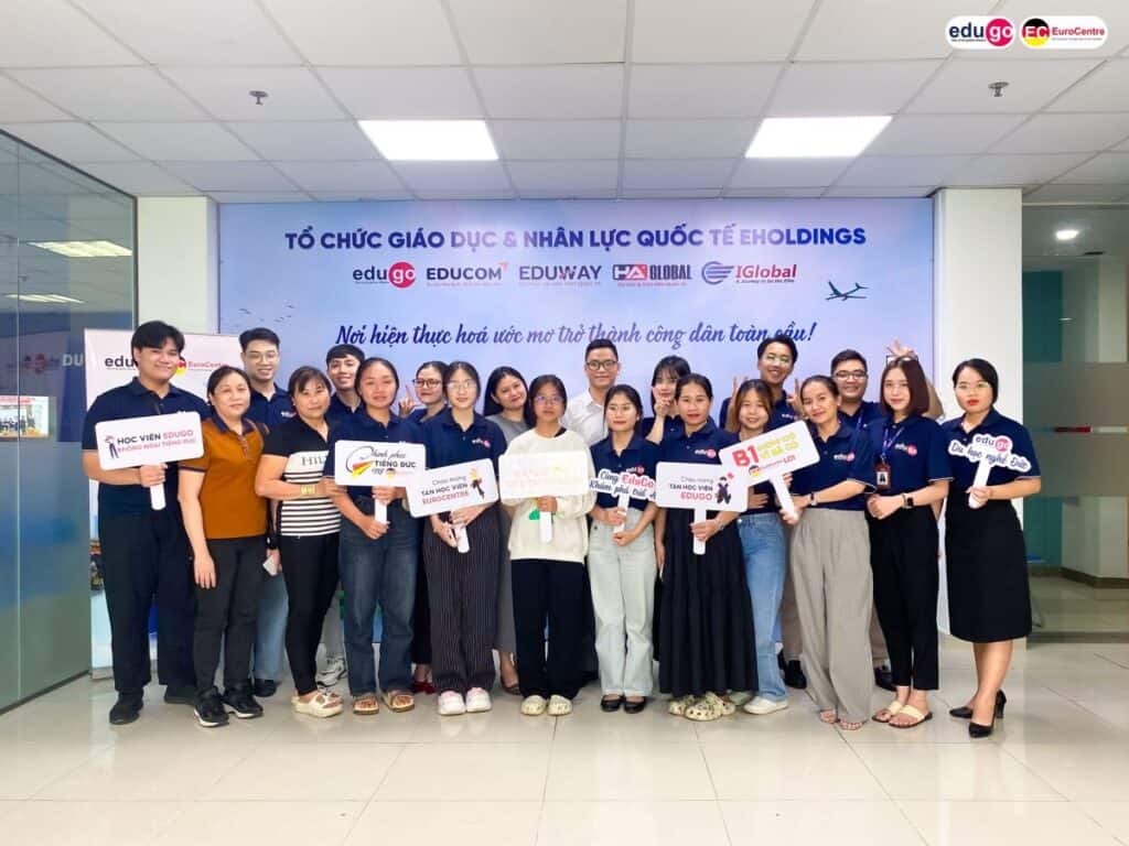 Khai giang Ho Chi Minh 01