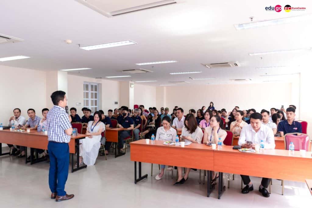 Khai giang ngay 28.7 01