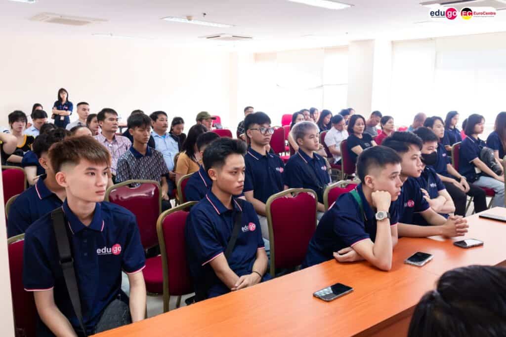 Một khởi đầu vững vàng cho tương lai vững chắc tại trời Âu 2 Khai giang ngay 28.7 02