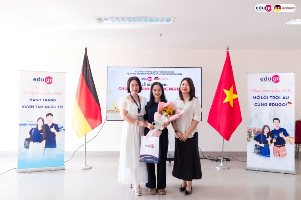 Một khởi đầu vững vàng cho tương lai vững chắc tại trời Âu 4 Khai giang ngay 28.7 04