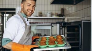 thong-bao-tuyen-sinh-Tho-lam-banh-mi-chuong-trinh-du-hoc-nghe-duc