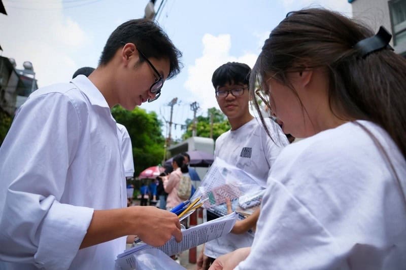 Top 3 cách tra cứu điểm thi tốt nghiệp THPT 2025 nhanh và chính xác nhất 1 tra-cuu-diem-thi-tot-nghiep-thpt-2025