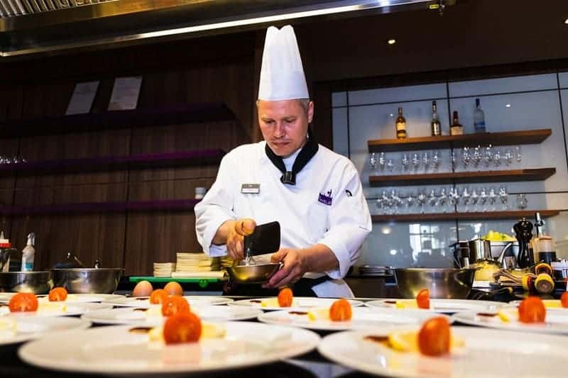 Du học nghề đầu bếp tại Đức: Nhận lương học nghề lên tới 40 triệu đồng/tháng 2 muc-luong-du-hoc-nghe-dau-bep-tai-duc