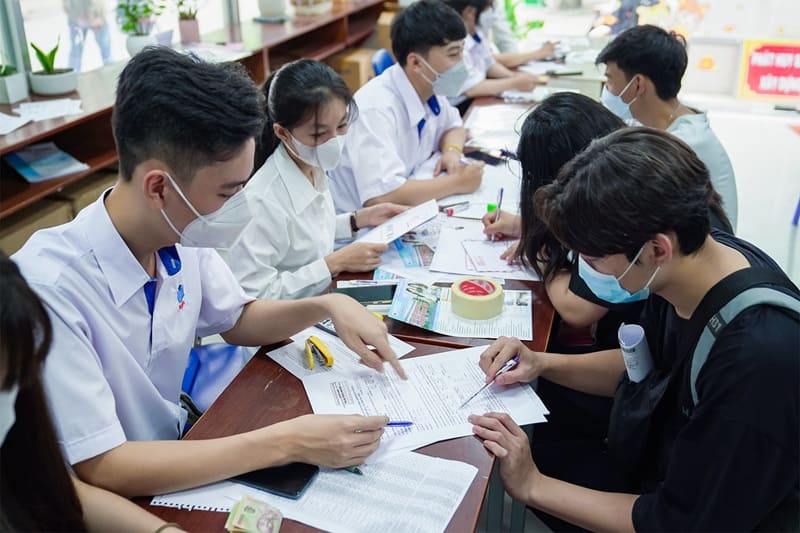 Hướng dẫn chi tiết thủ tục nhập học đại học năm 2025: Thí sinh lưu ý 2 thu-tuc-nhap-hoc-dai-hoc-nam-2025