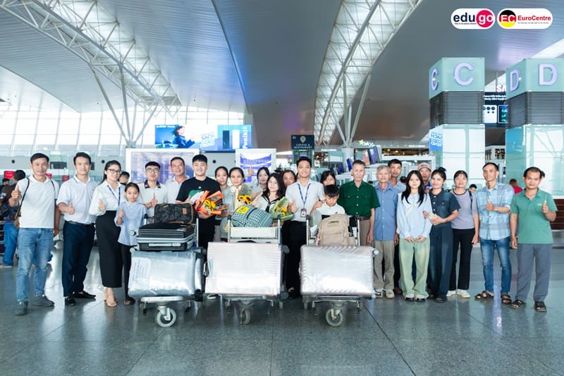 co-nen-di-du-hoc-nghe-duc-vao-thang-10