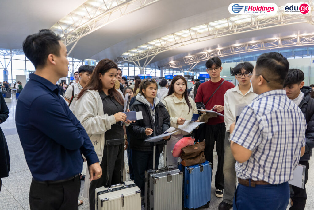 Sân bay nội bài thất thủ - Đội quân EduGo xuất cảnh thành công, chinh phục giấc mơ Đức 14 101125 61