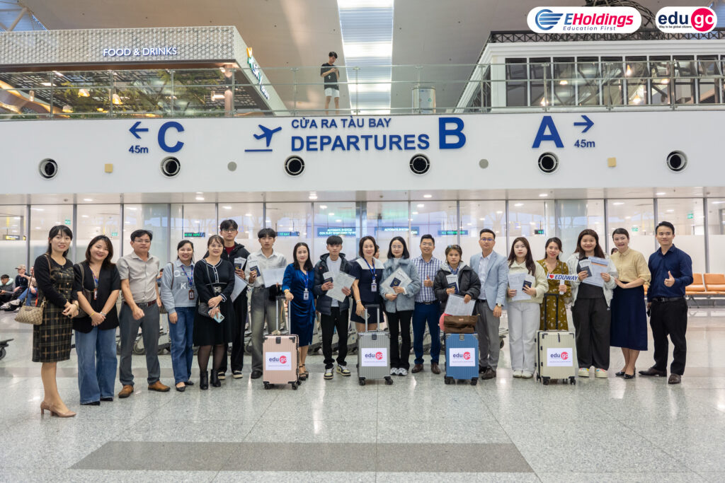 Sân bay nội bài thất thủ - Đội quân EduGo xuất cảnh thành công, chinh phục giấc mơ Đức 11 101125 70