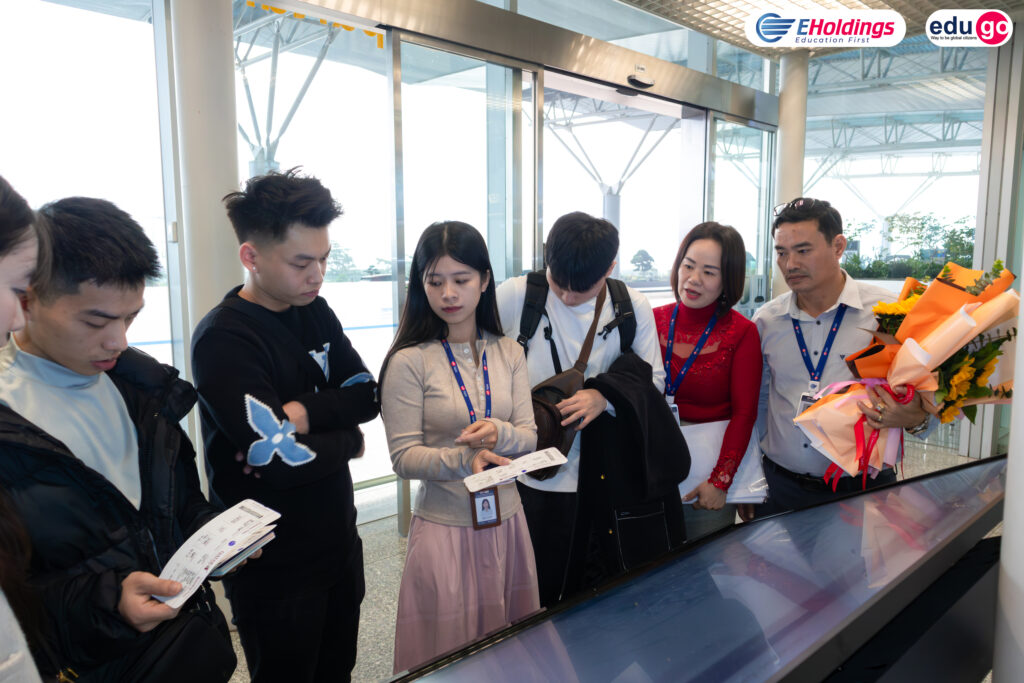 Đây rồi - Những chuyến bay tháng 12 tiếp tục cất cánh, đưa học viên EduGo chinh phục trời Âu 12 071225 18