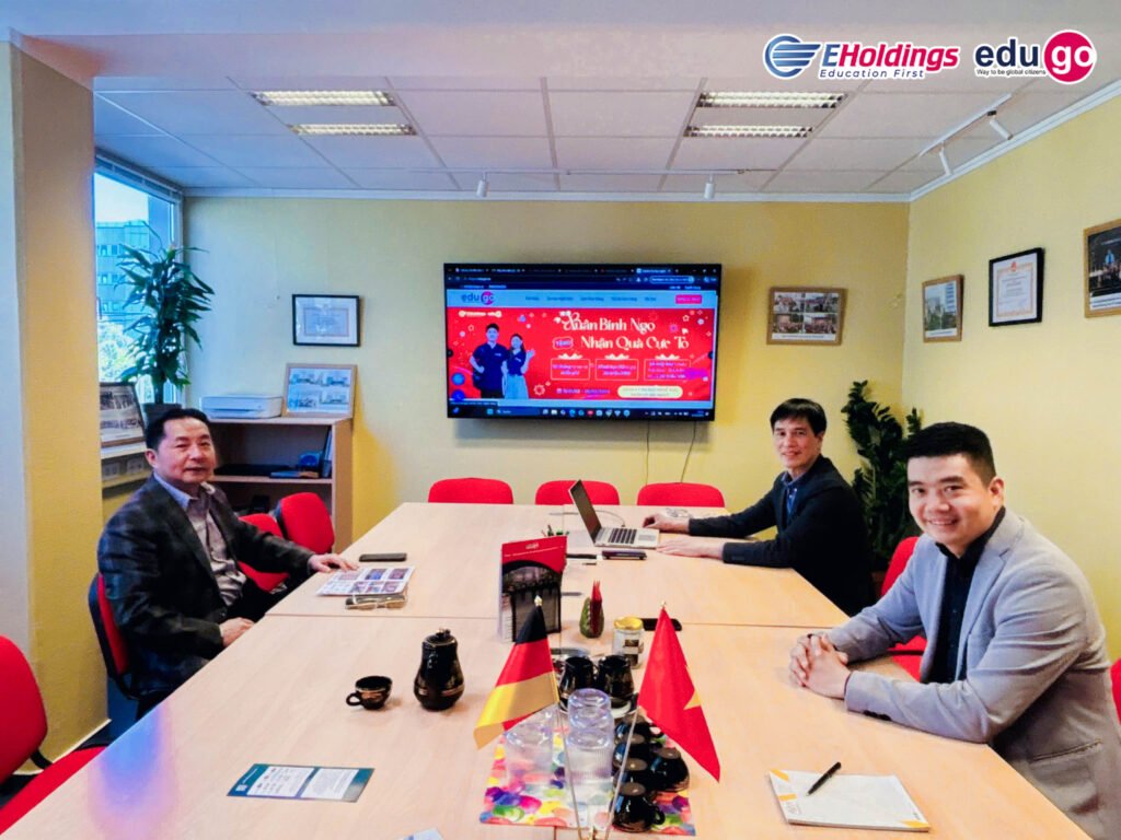 z7758736064022 4243a0bdaf90a6348a90b13a8f08b80e